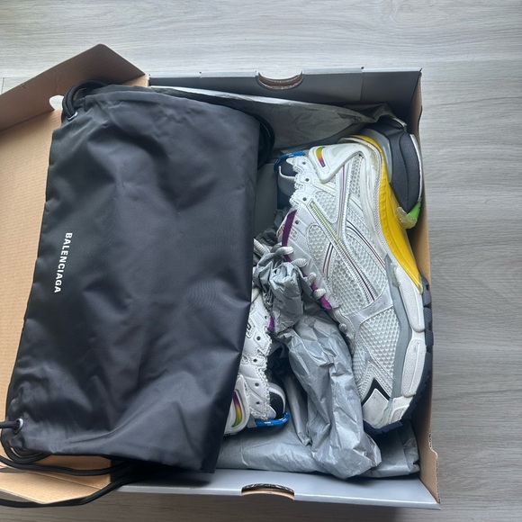 Balenciaga Runner - Picture 1 of 3